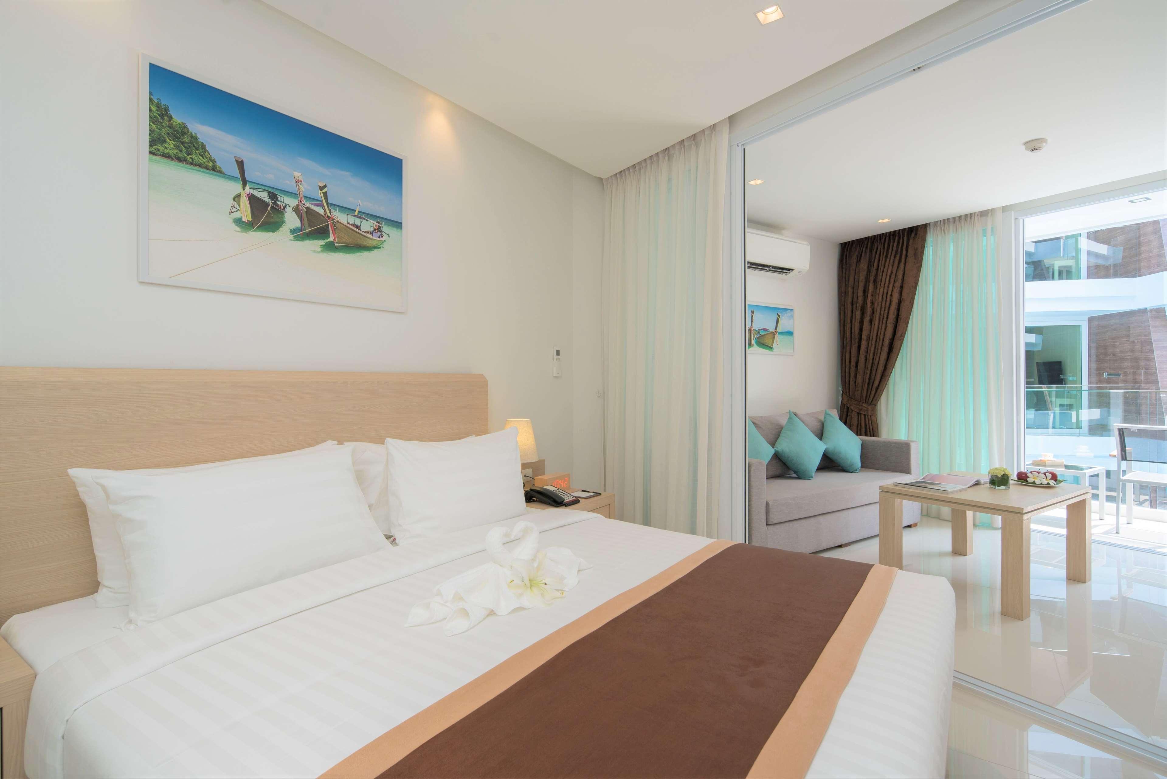 The Beachfront Hotel Phuket Rawai Экстерьер фото