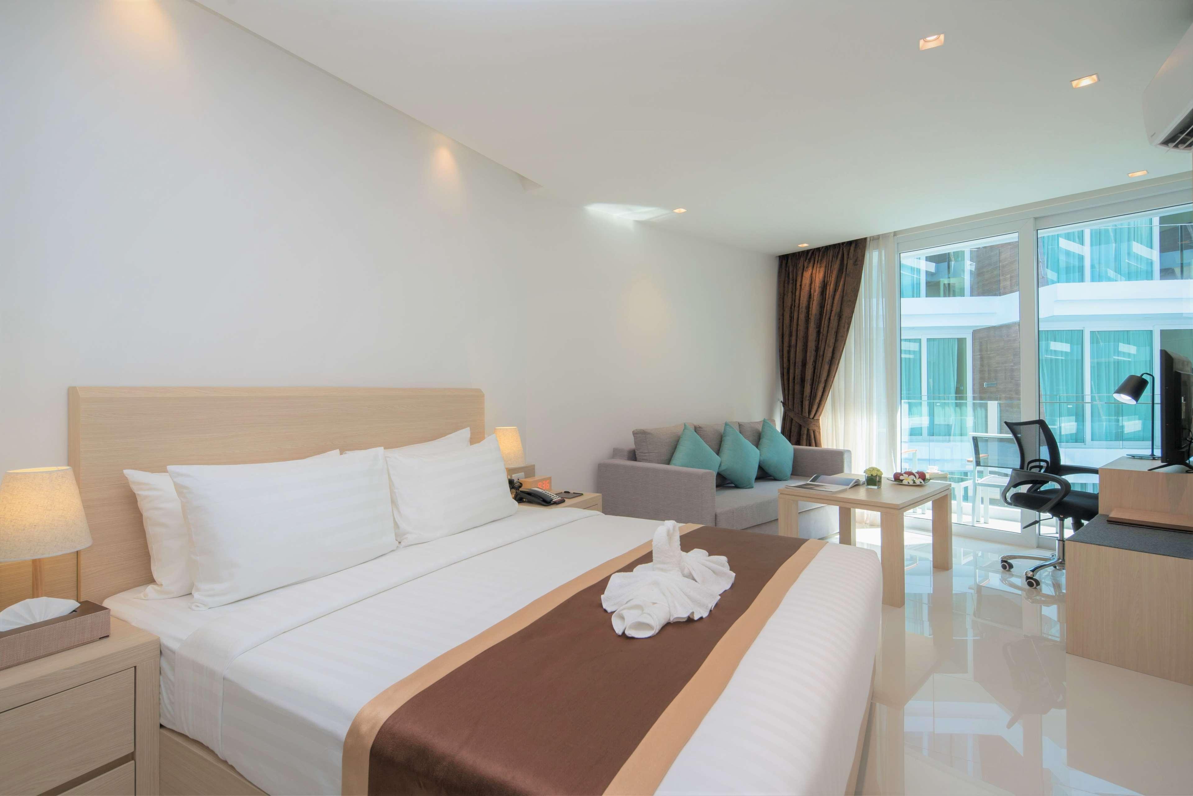 The Beachfront Hotel Phuket Rawai Экстерьер фото